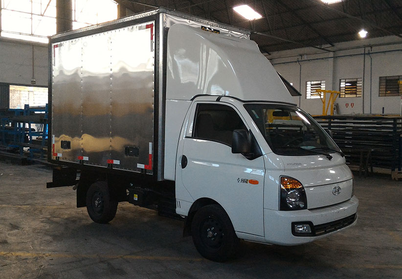 4truck-customizados-unidades-moveis-loja-hyundai-hr
