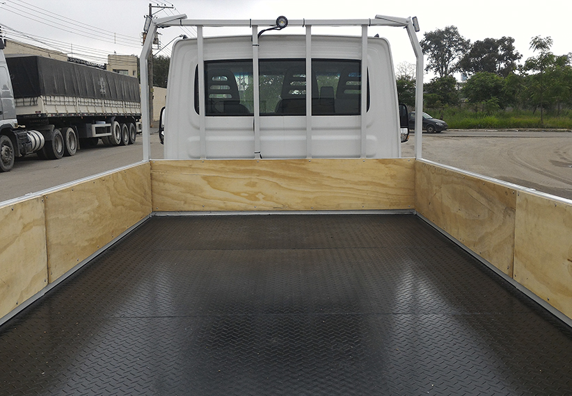 4truck-carroceria-metalica-tampas-lisas-iveco-daily-35s14-6