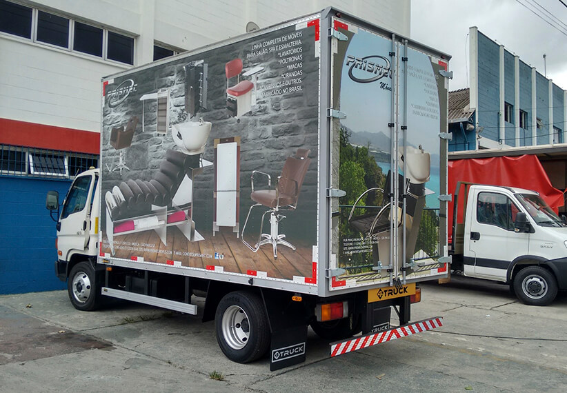 4truck-portifolio-customizados-4truck-servicos-adesivagem-baus-envelopamento-parcial-8