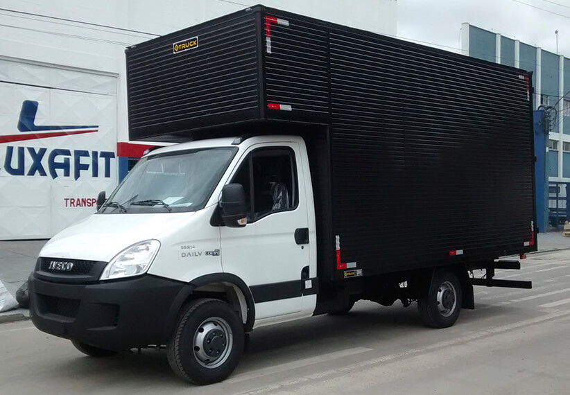 4truck-customizados-portifolio-servicos-pintura-baus-iveco-daily-35s14-4