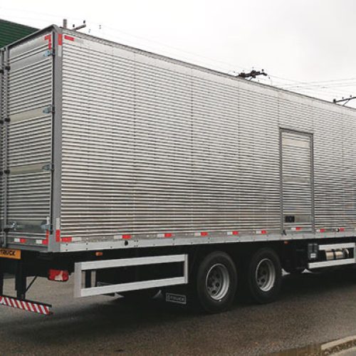 Freightliner revela conceito futurista SuperTruck