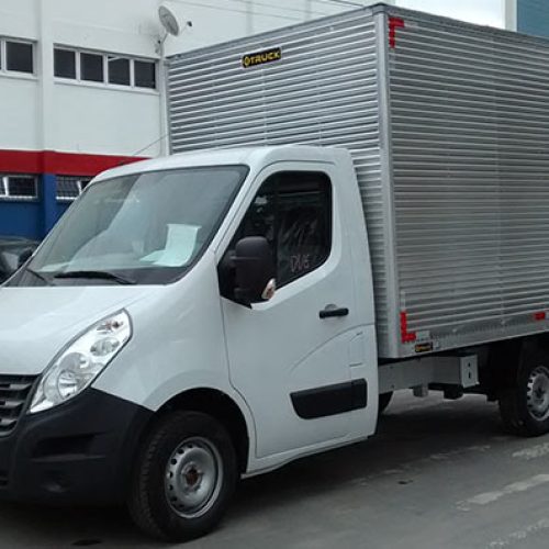 Obra de pavimentação reaproveita material para estradas